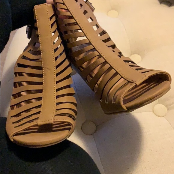 Sandals - Picture 4 of 5